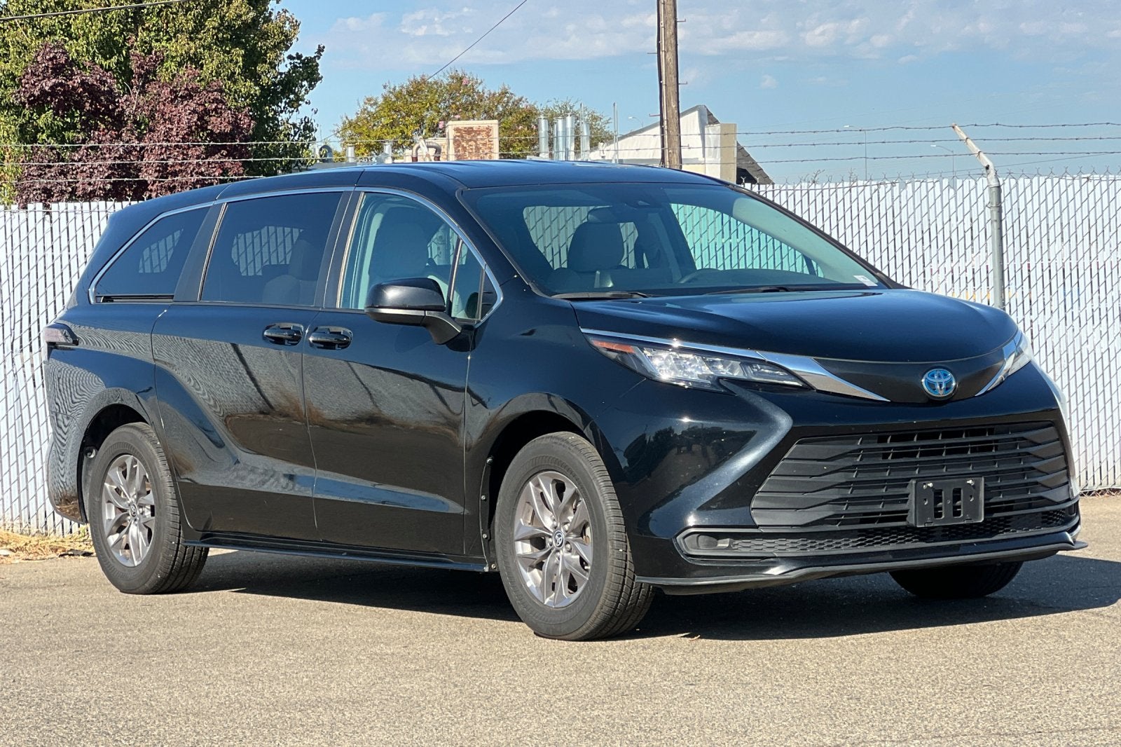 2023 Toyota Sienna LE