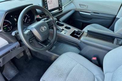 2023 Toyota Sienna LE