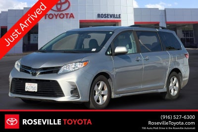 2020 Toyota Sienna LE