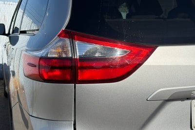 2020 Toyota Sienna LE
