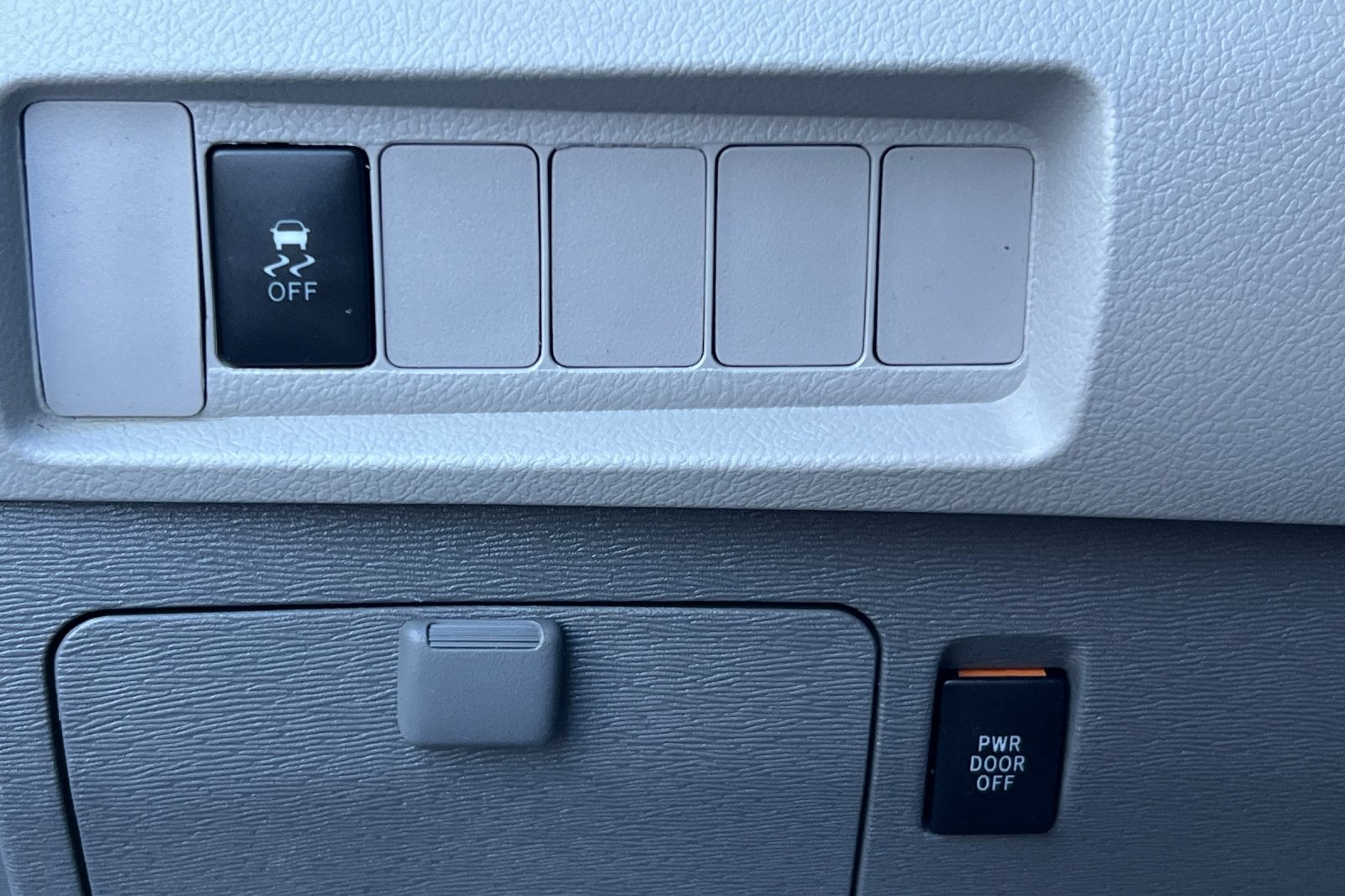 2020 Toyota Sienna LE