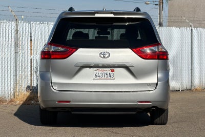 2020 Toyota Sienna LE