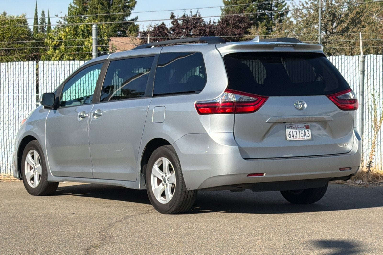 2020 Toyota Sienna LE
