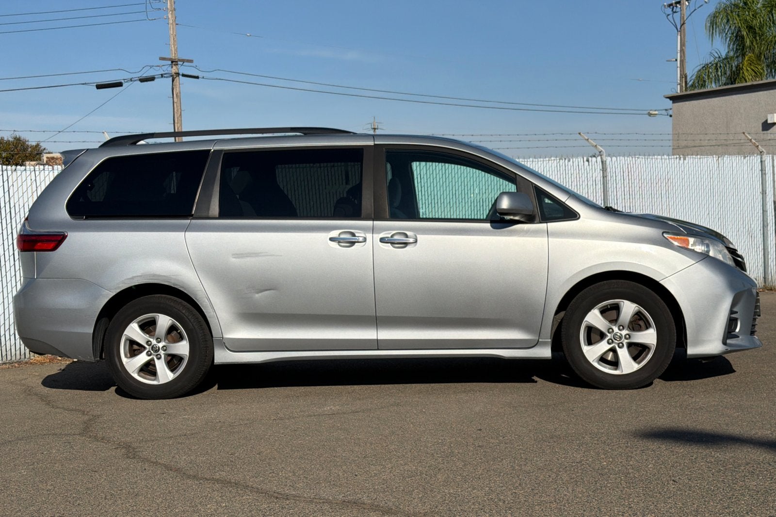 2020 Toyota Sienna LE