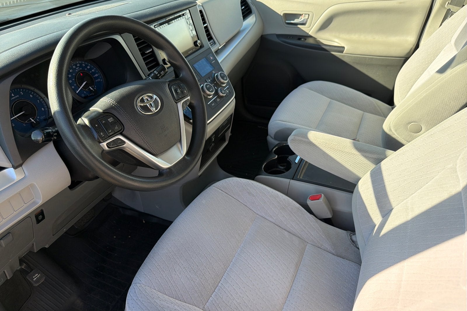 2020 Toyota Sienna LE