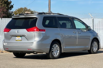2014 Toyota Sienna XLE