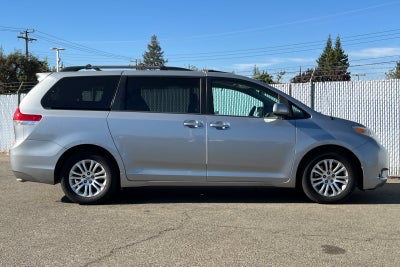 2014 Toyota Sienna XLE