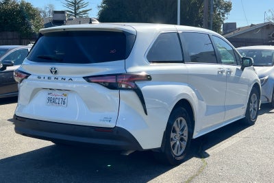 2021 Toyota Sienna XLE