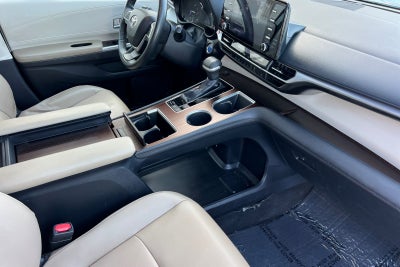 2022 Toyota Sienna XLE