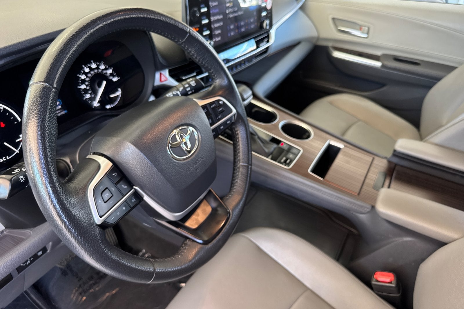 2024 Toyota Sienna XLE