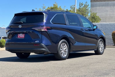 2024 Toyota Sienna XLE