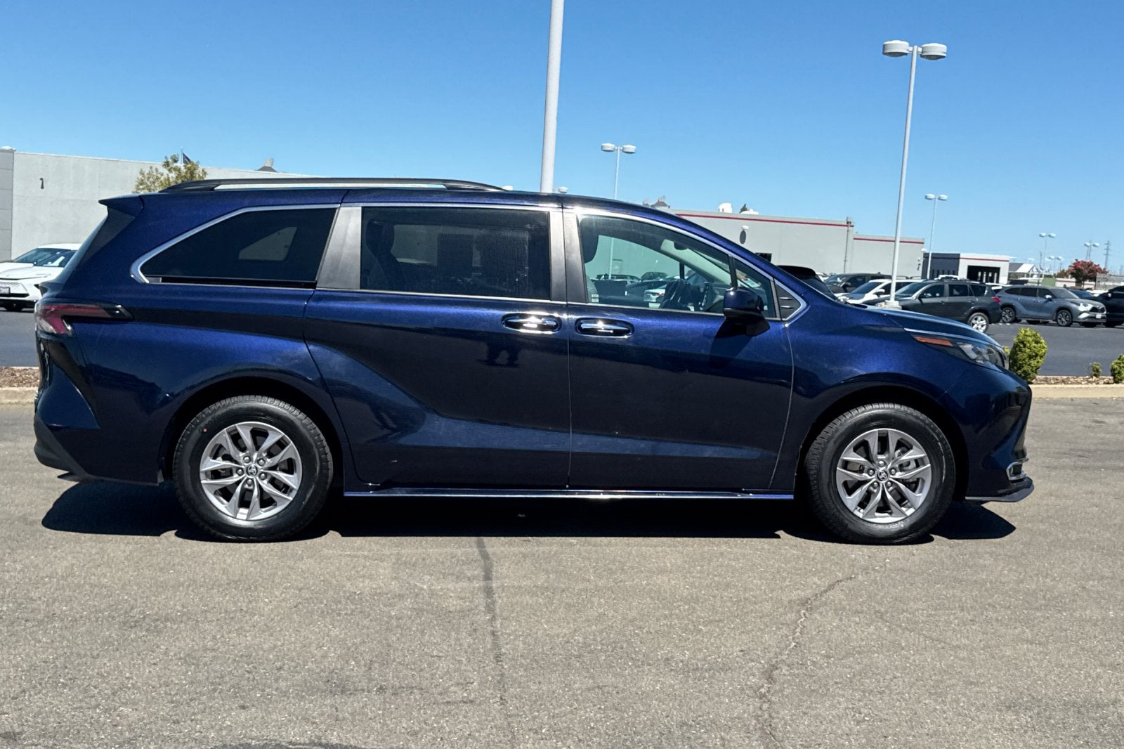 2024 Toyota Sienna XLE