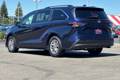 2024 Toyota Sienna XLE