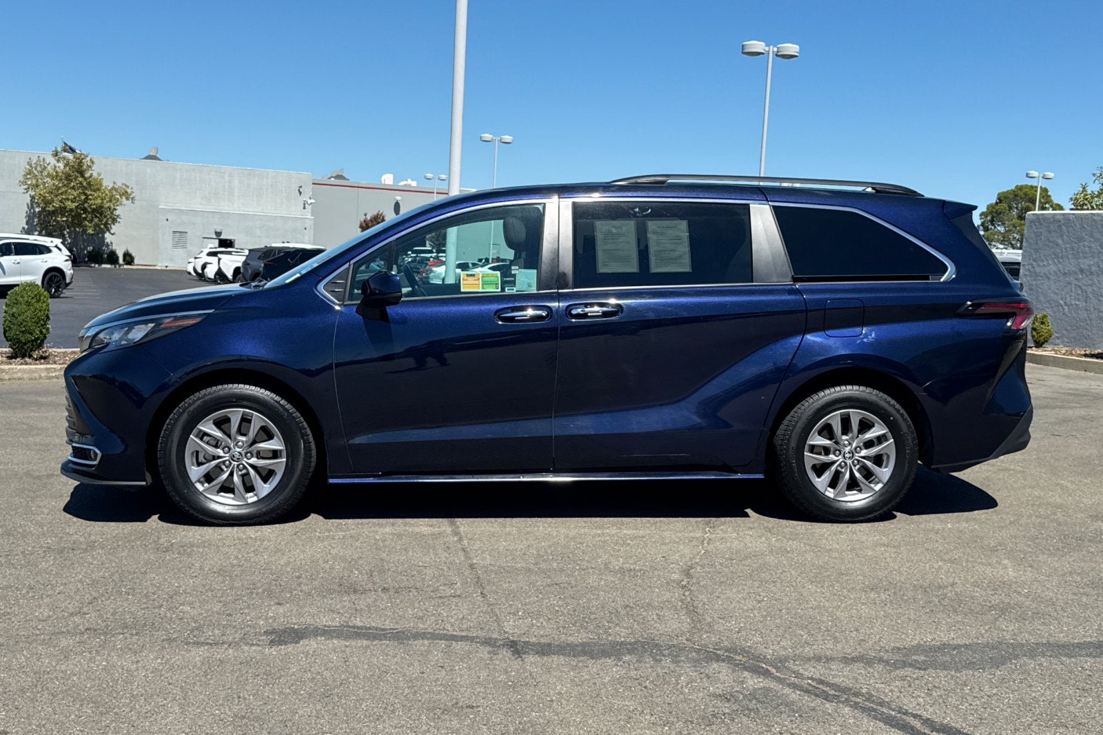 2024 Toyota Sienna XLE