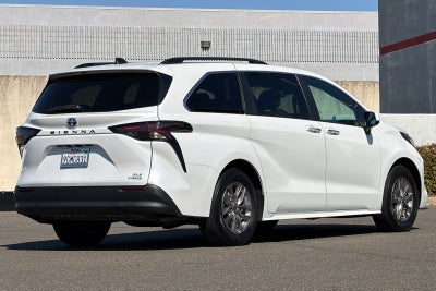 2023 Toyota Sienna XLE