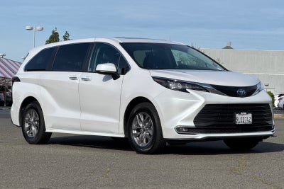 2024 Toyota Sienna XLE
