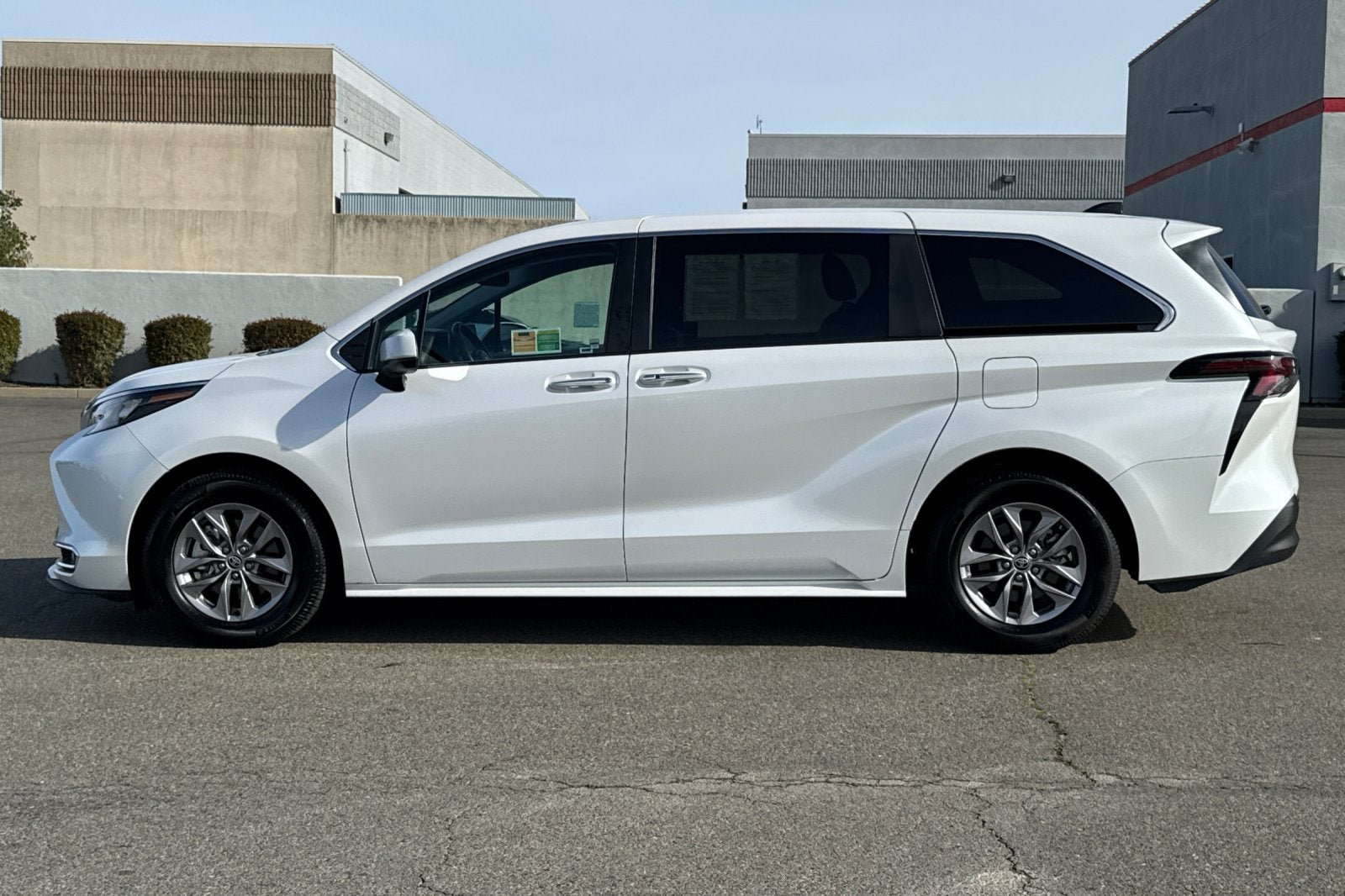 2024 Toyota Sienna XLE