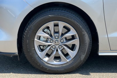 2025 Toyota Sienna XLE