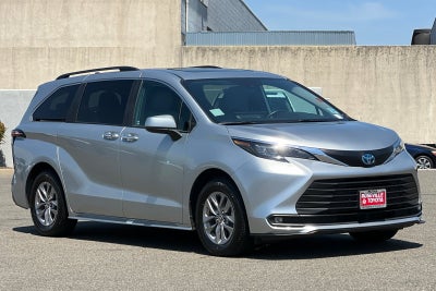 2025 Toyota Sienna XLE