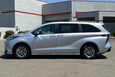 2025 Toyota Sienna XLE