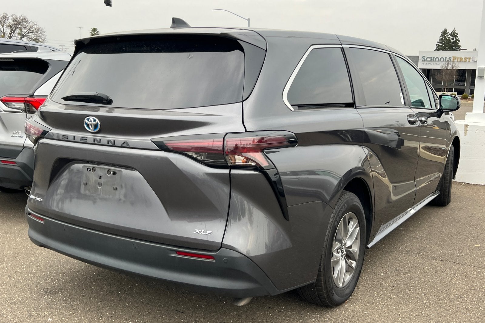 2025 Toyota Sienna XLE
