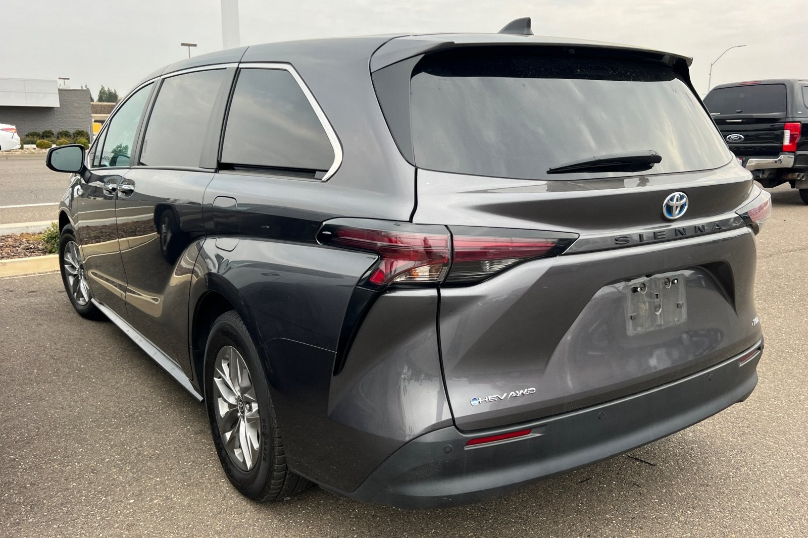 2025 Toyota Sienna XLE