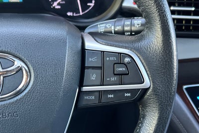 2023 Toyota Sienna XLE
