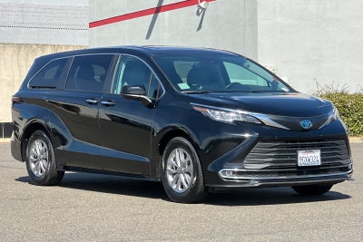 2023 Toyota Sienna XLE