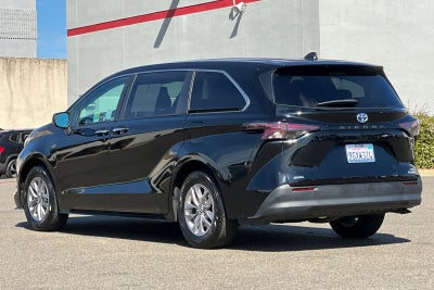 2023 Toyota Sienna XLE