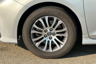 2019 Toyota Sienna XLE