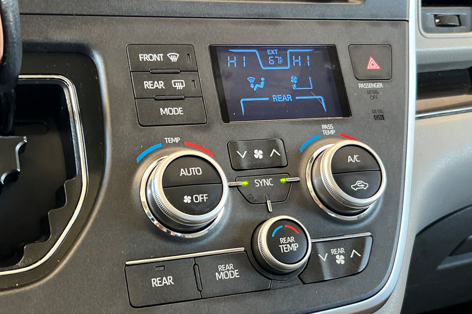 2020 Toyota Sienna XLE Premium