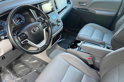 2020 Toyota Sienna XLE Premium
