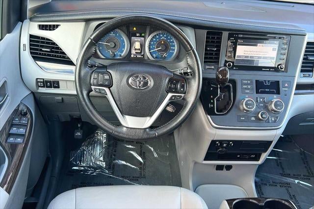 2020 Toyota Sienna XLE Premium