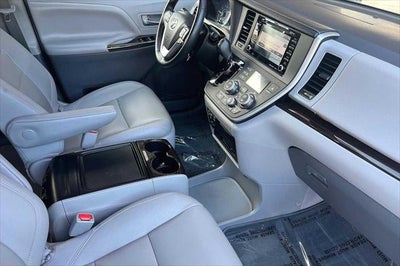 2020 Toyota Sienna XLE Premium