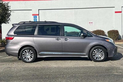 2020 Toyota Sienna XLE Premium