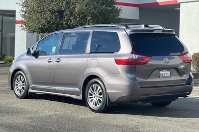 2020 Toyota Sienna XLE Premium