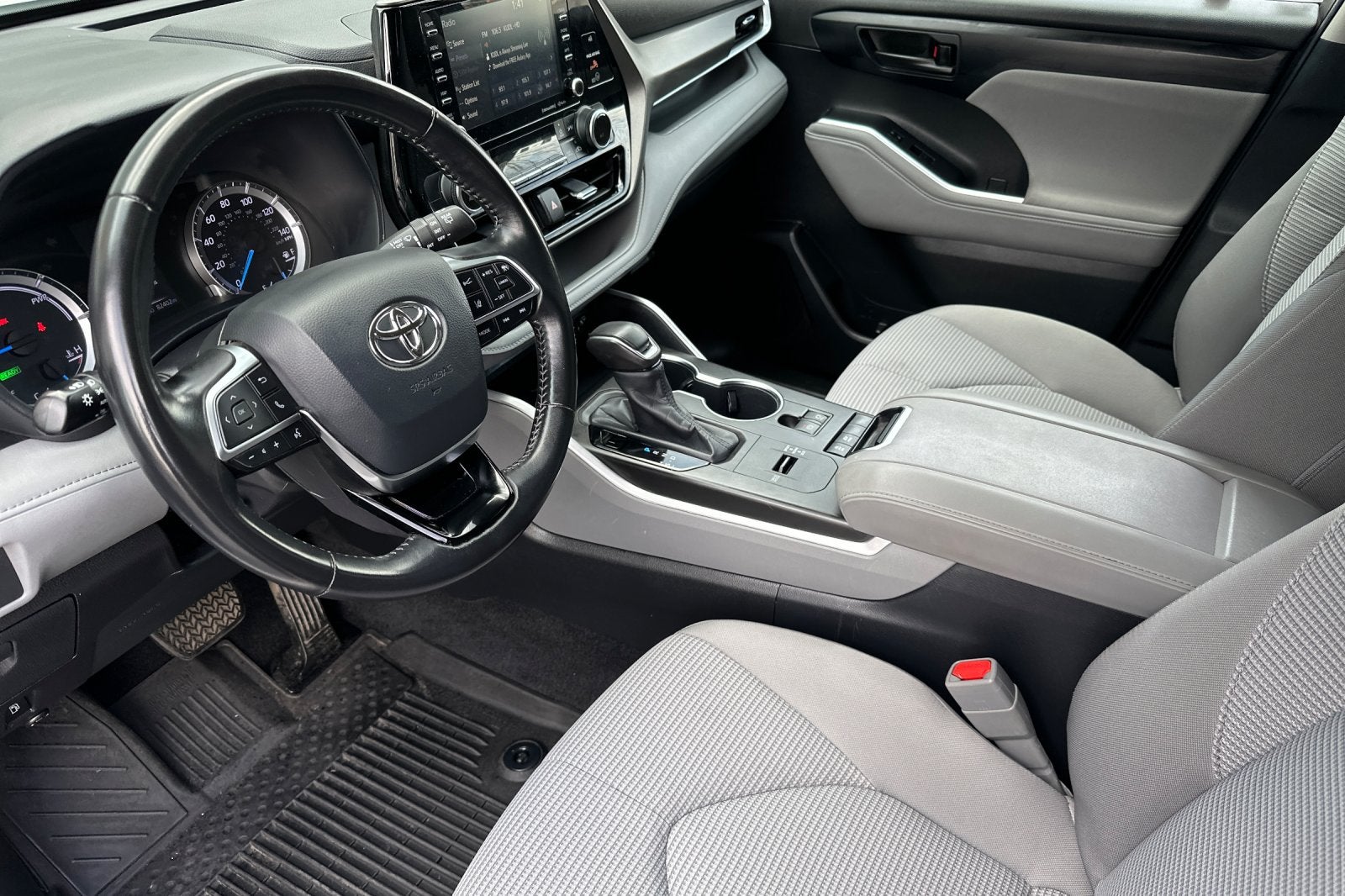 2020 Toyota Highlander Hybrid LE