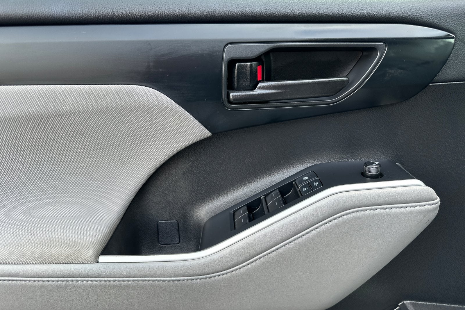 2020 Toyota Highlander Hybrid LE