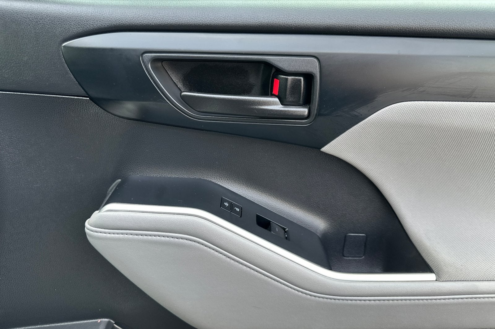 2020 Toyota Highlander Hybrid LE