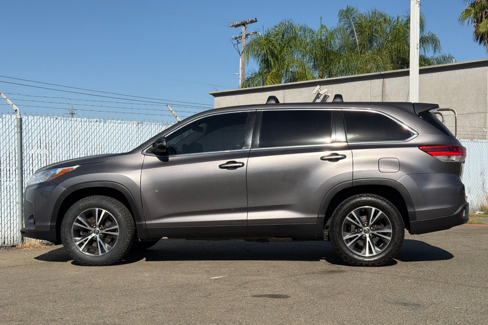 2019 Toyota Highlander LE