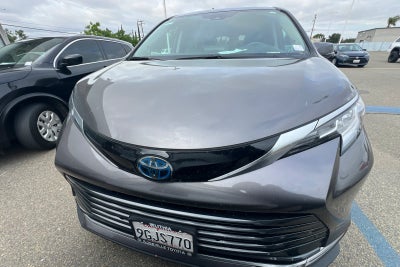 2023 Toyota Sienna Limited