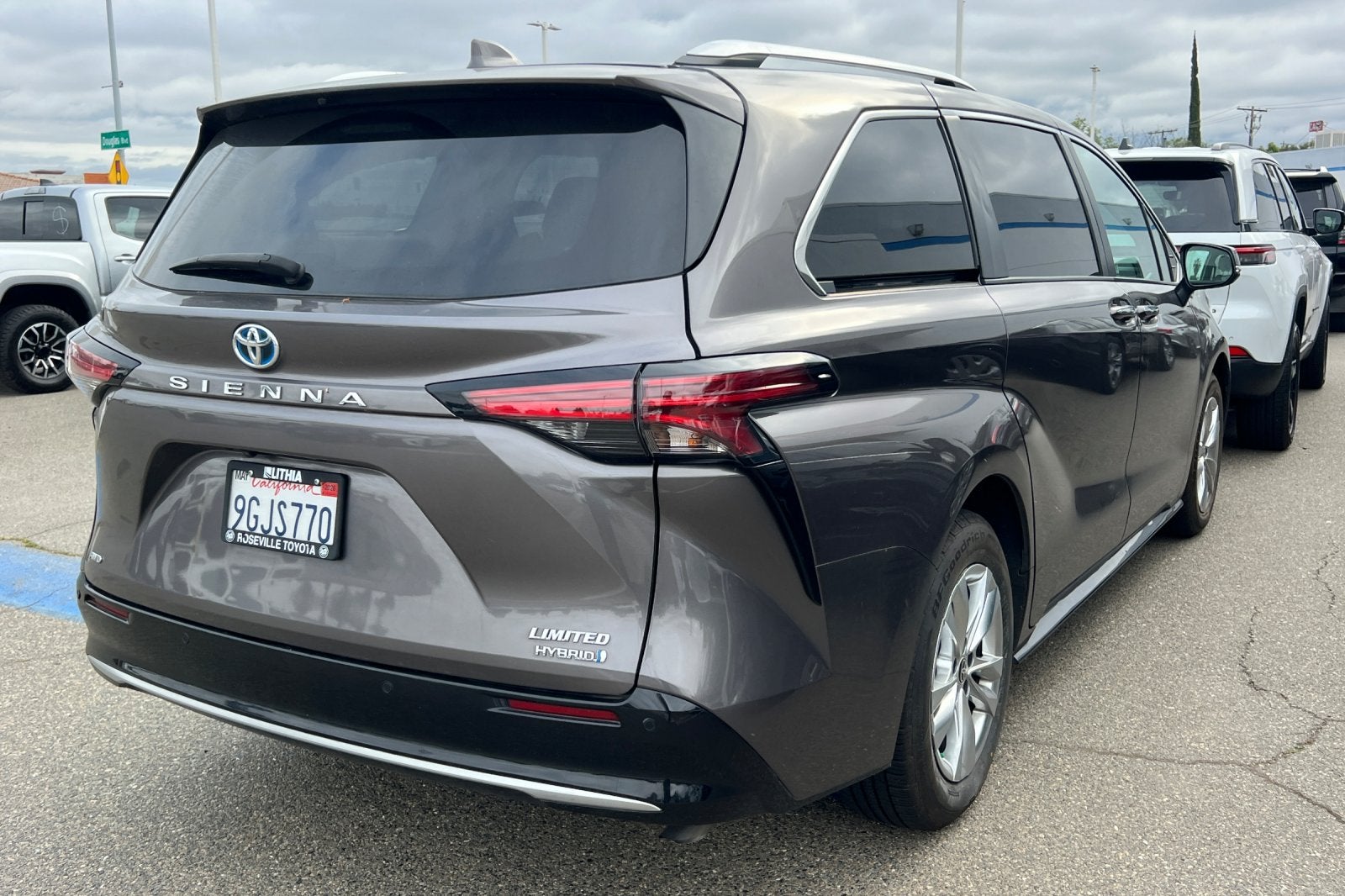 2023 Toyota Sienna Limited