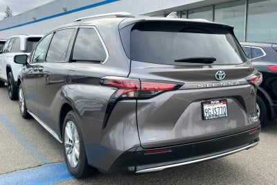 2023 Toyota Sienna Limited