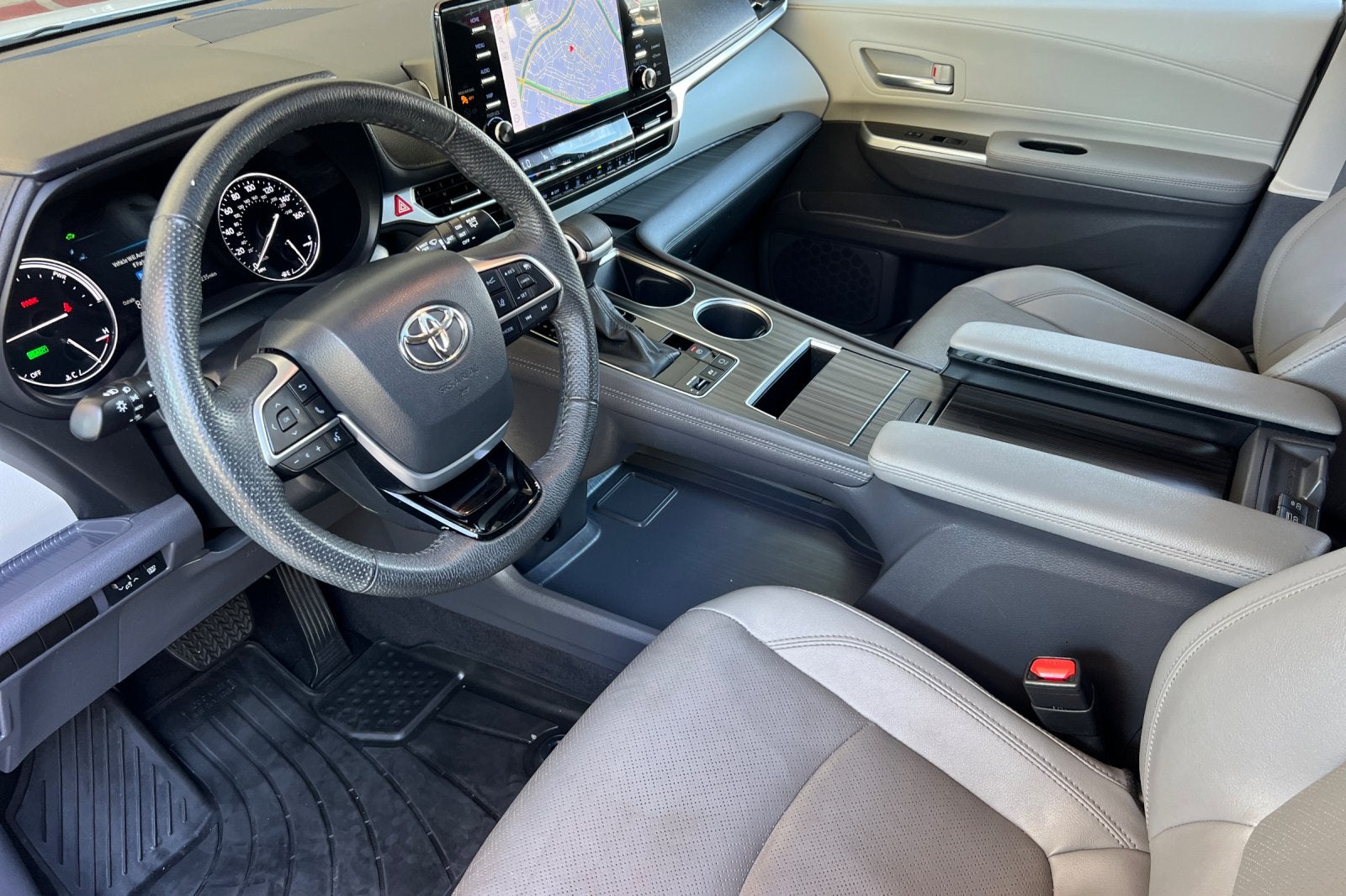 2023 Toyota Sienna Limited