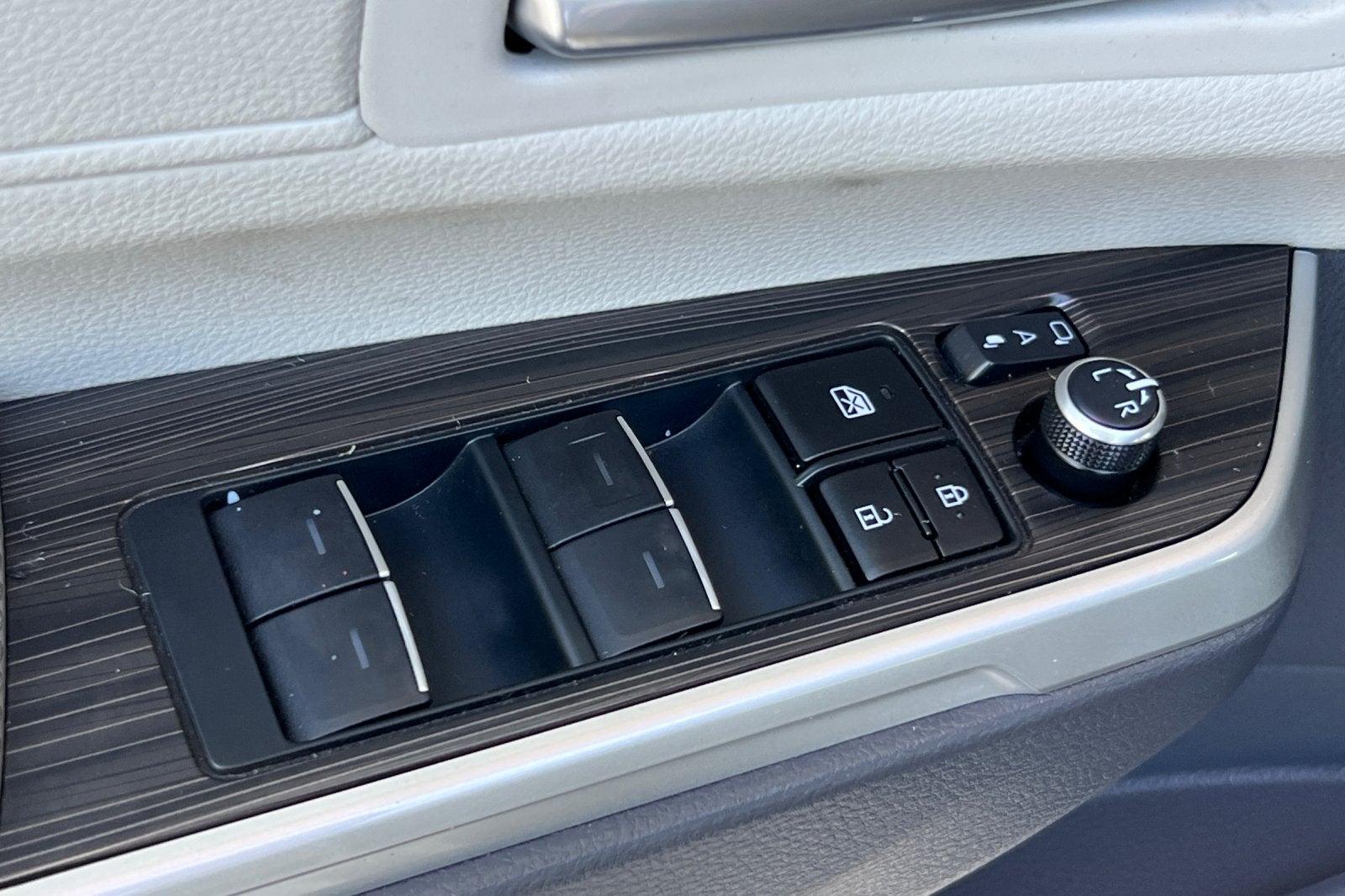 2023 Toyota Sienna Limited