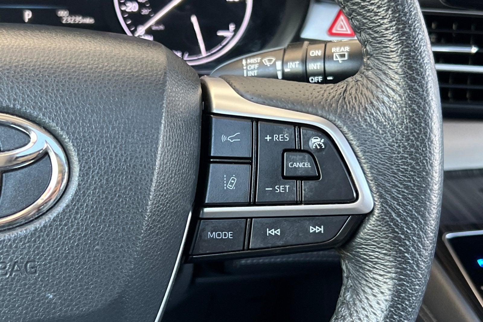 2023 Toyota Sienna Limited