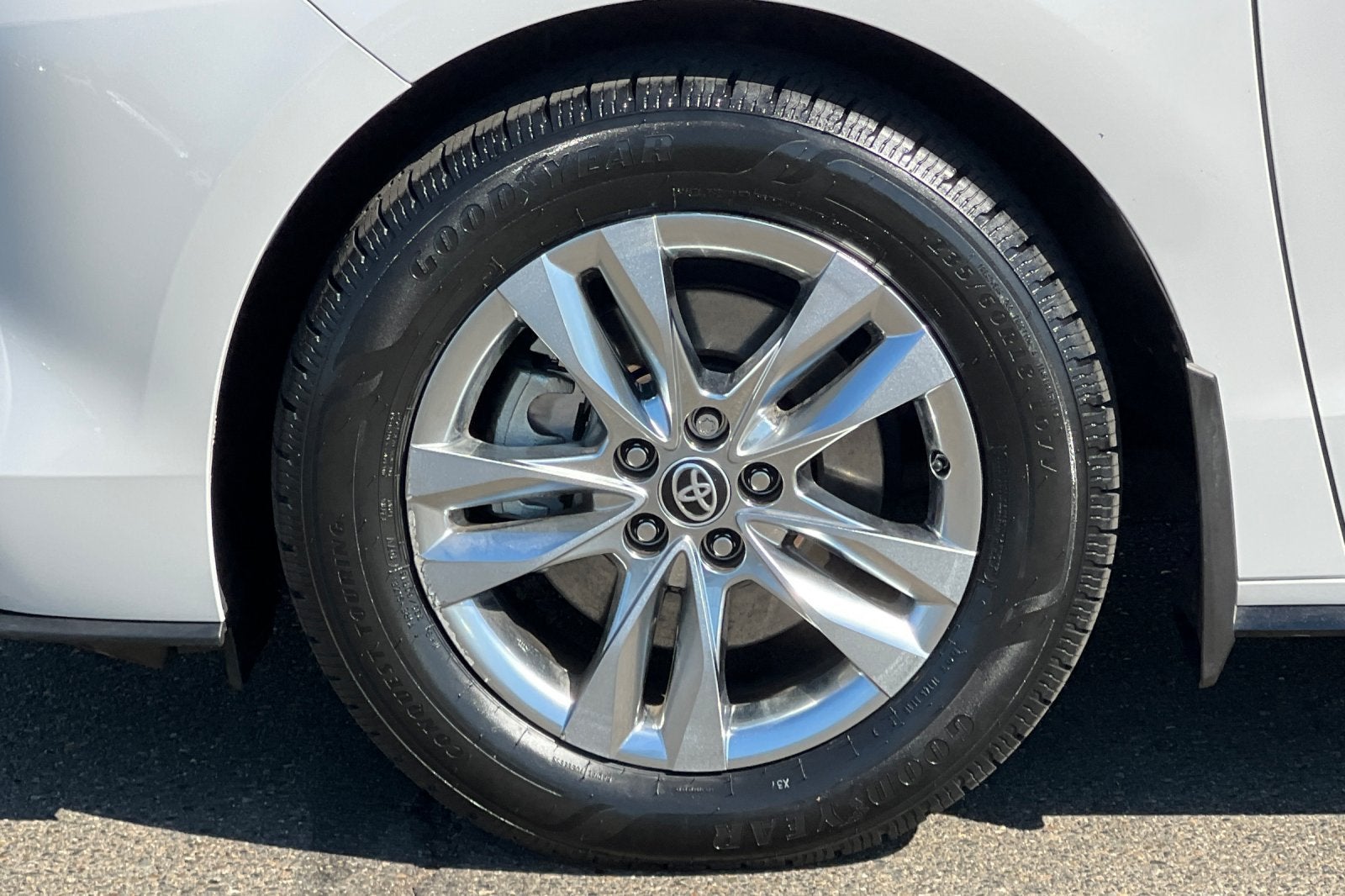 2023 Toyota Sienna Limited