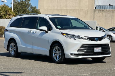 2023 Toyota Sienna Limited
