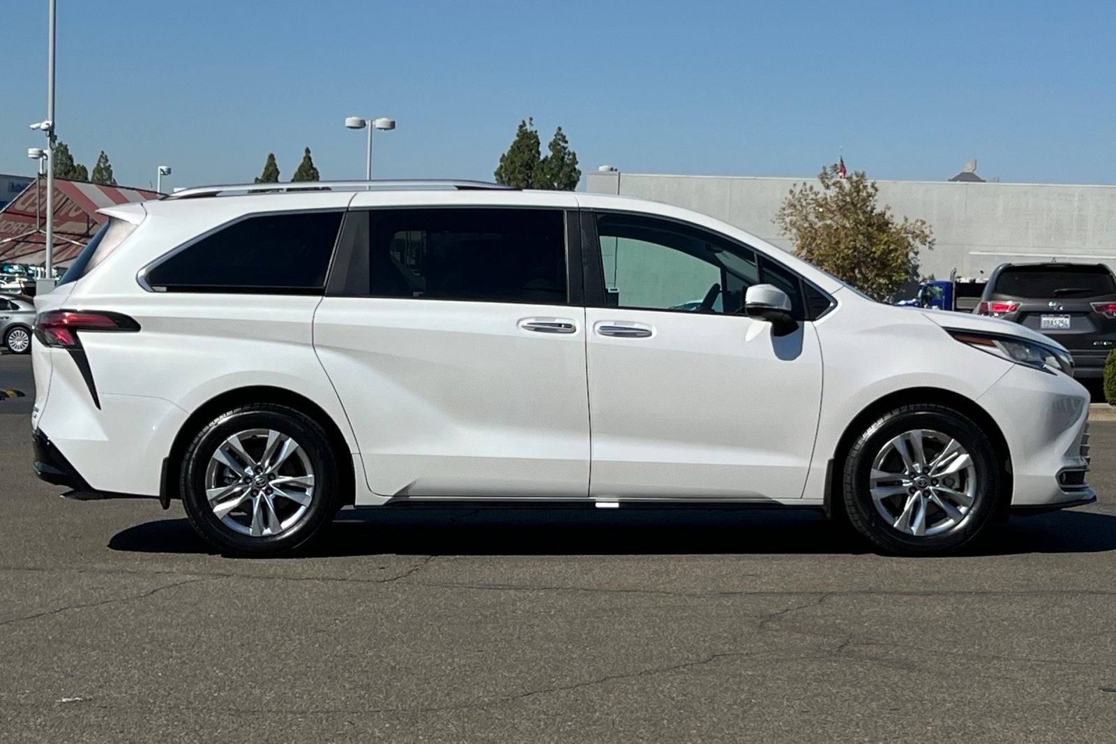 2023 Toyota Sienna Limited