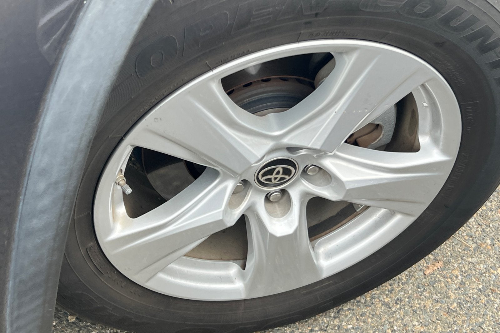 2020 Toyota Highlander LE